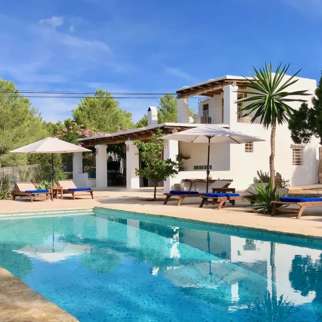 Villa Paz | Villa in Ibiza 1 Location Villa Paz Ibiza – vue extérieure de la propriété