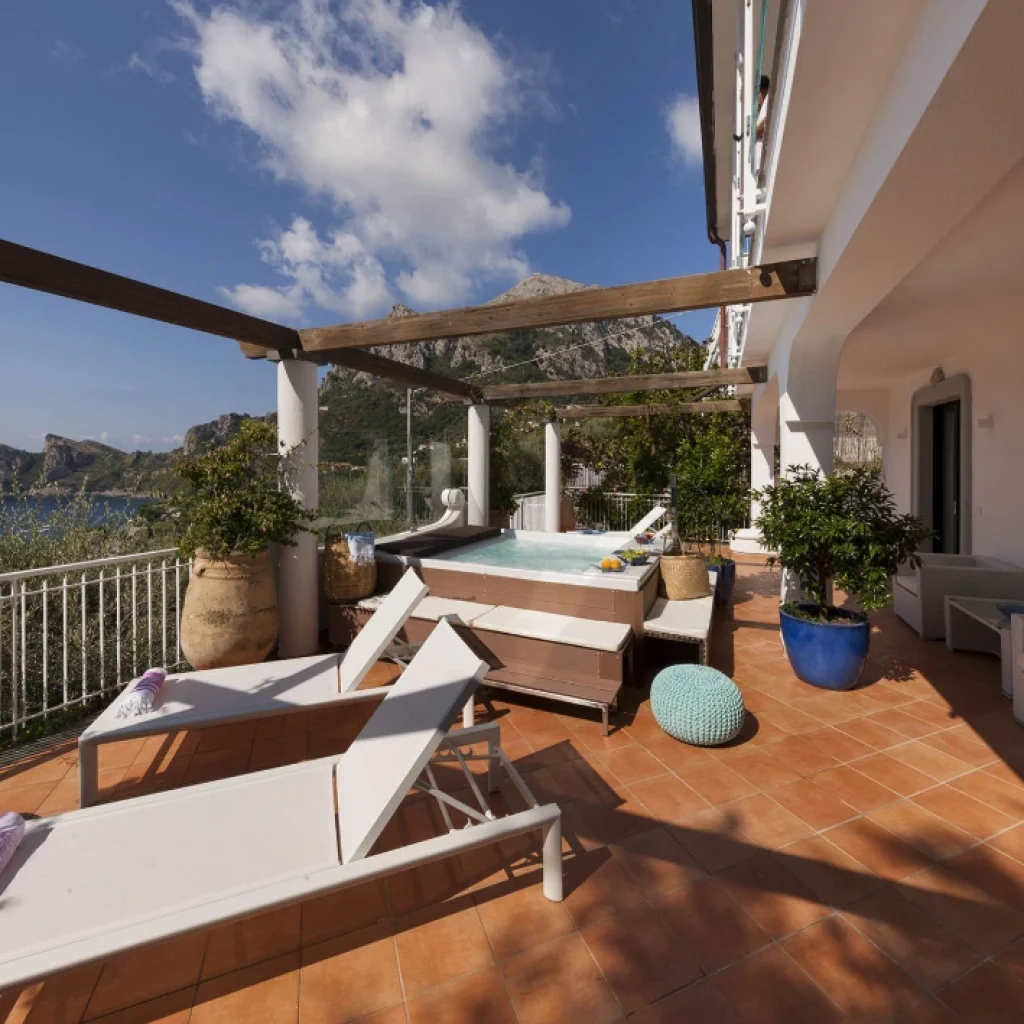 Villa Avion | Villa on the Amalfi Coast 1 Location Villa Avion Côte Amalfitaine – vue extérieure de la propriété