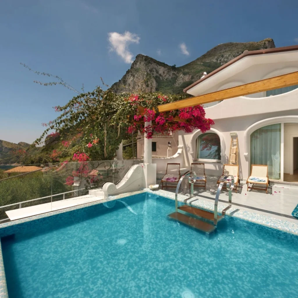 Location Villa delle Sirene Côte Amalfitaine – vue extérieure de la propriété