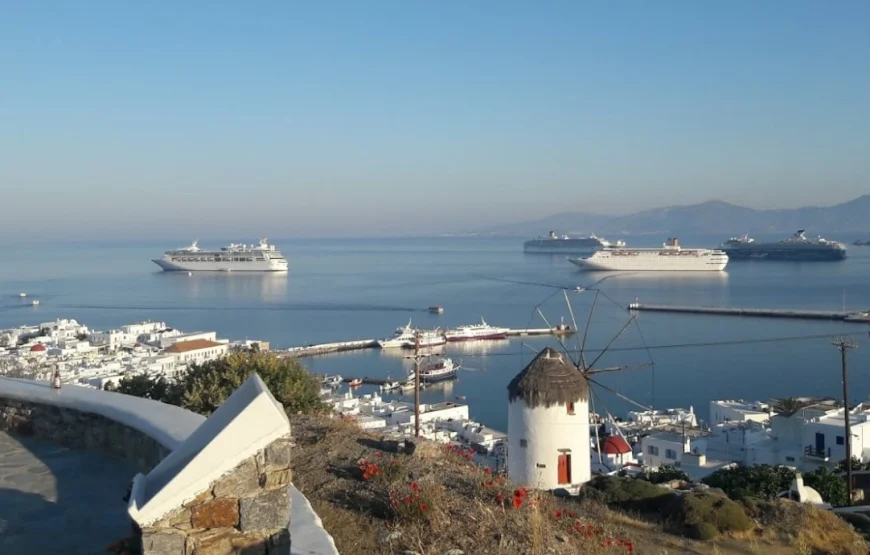 Découvrez Chora, la capitale de Mykonos, avec un guide privé – Transferts A/R inclus