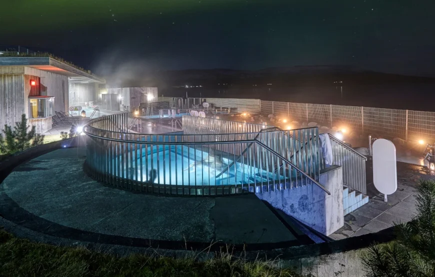 Soirée aux bains de Fontana Laugarvatn avec observation d’aurores boréales – depuis Reykjavik