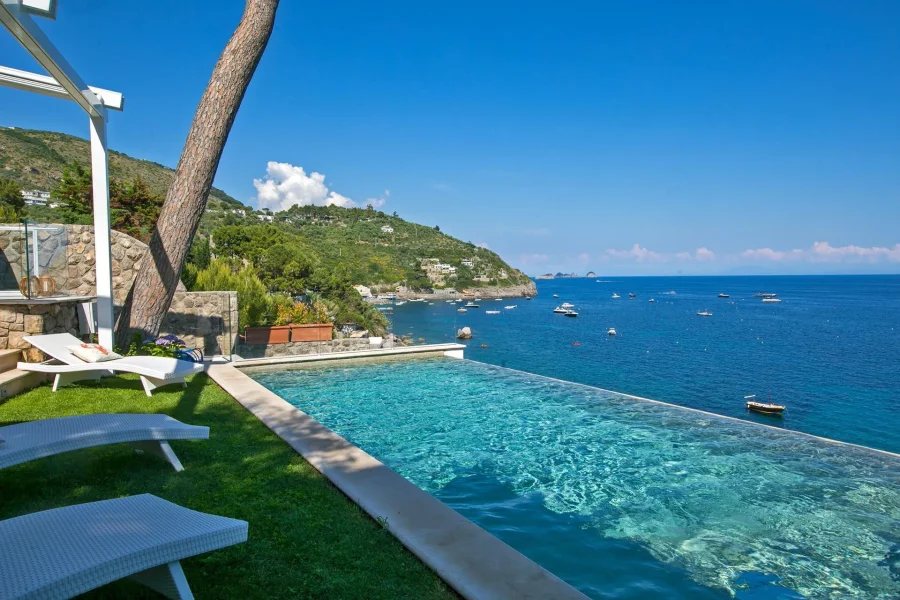 Location Villa Ieranto Sorrente – piscine et terrasse
