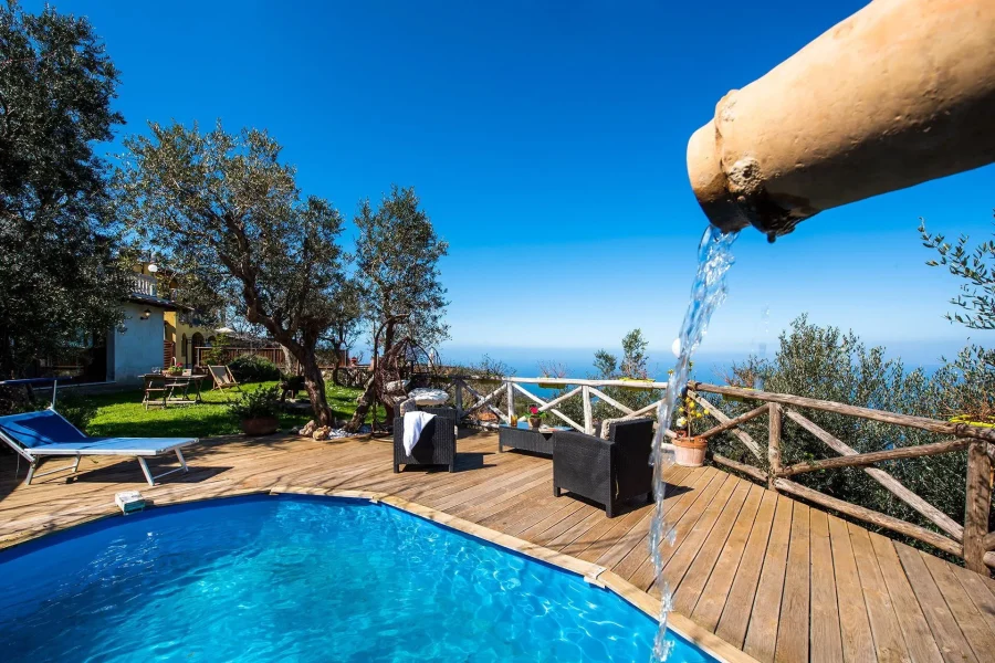 Location Villa Pandora Sorrente – piscine et terrasse