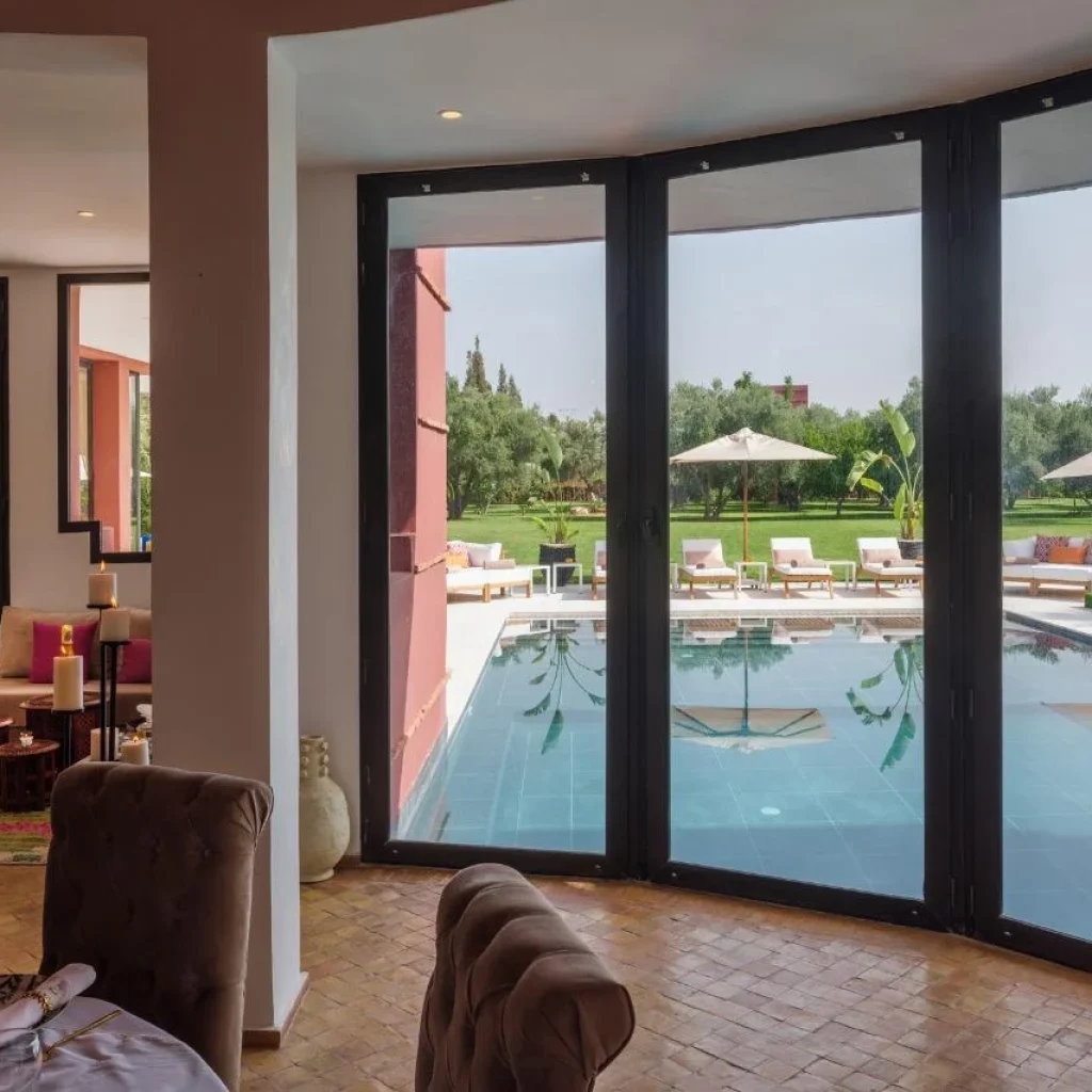 Location villa Marrakech 20 personnes : le guide pour organiser votre séjour 4 Location villa Marrakech 20 personnes avec 10 chambres et piscine privée