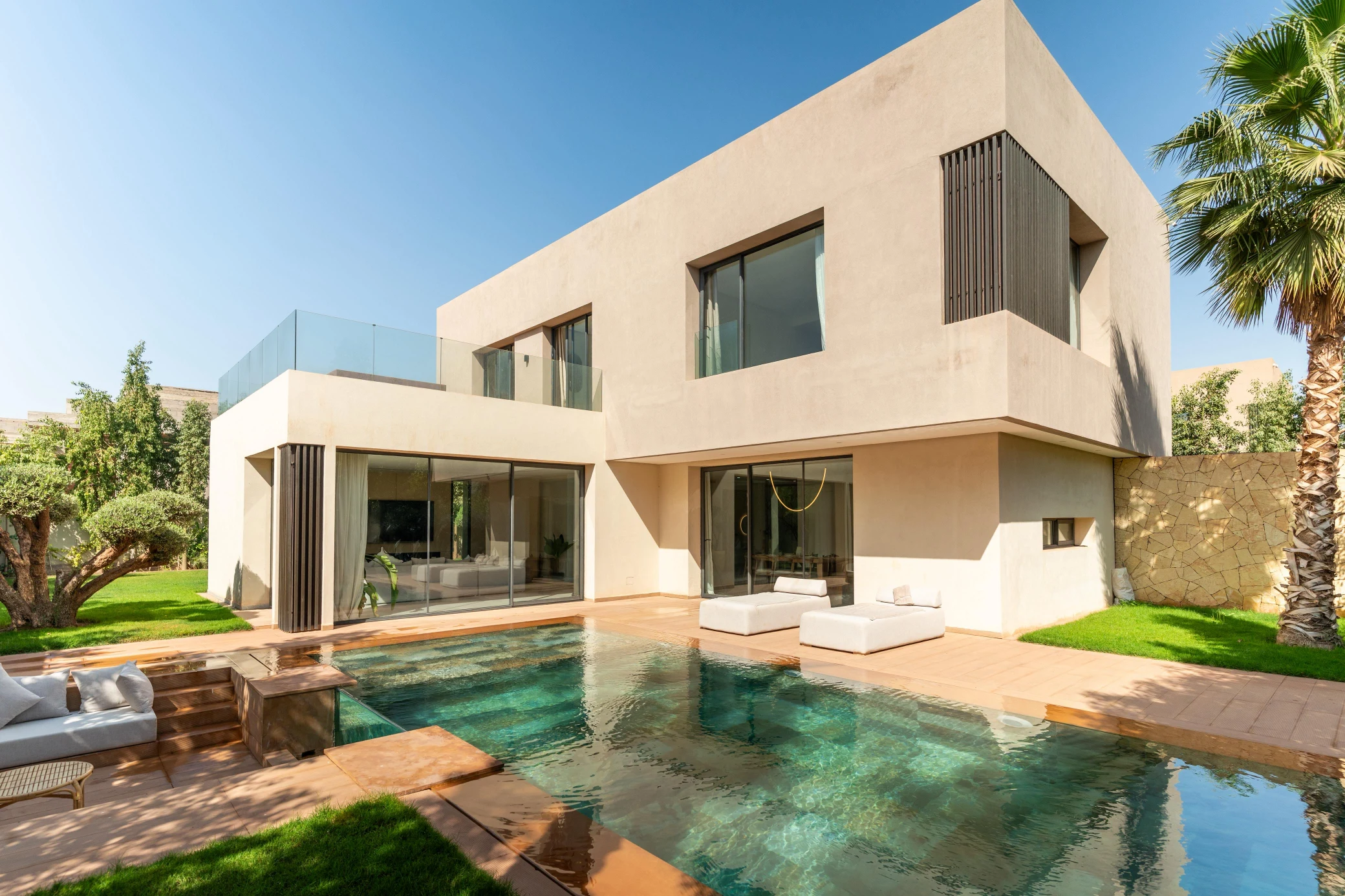 Villa luxe Marrakech golf avec piscine privée et jardin élégant